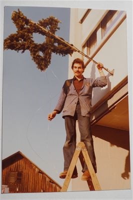 Sternenmontage im Hochhaus (Heinz Kaspar)